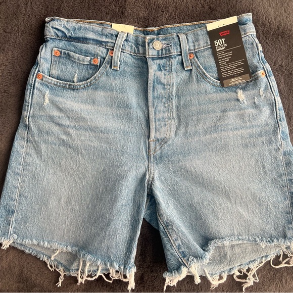 Levi’s Mid Thigh Premium Shorts - Picture 5 of 7